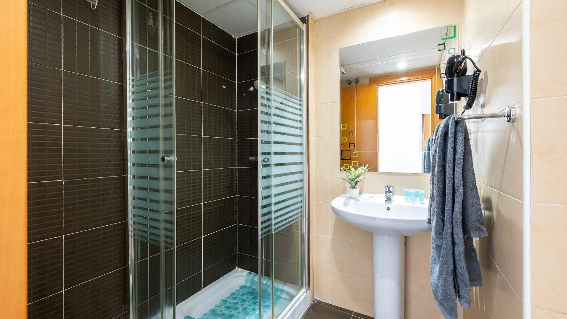 H2M Duplex Sancti Espiritu Sunny Terrace Διαμέρισμα Μάλαγα 0*,  Ισπανία